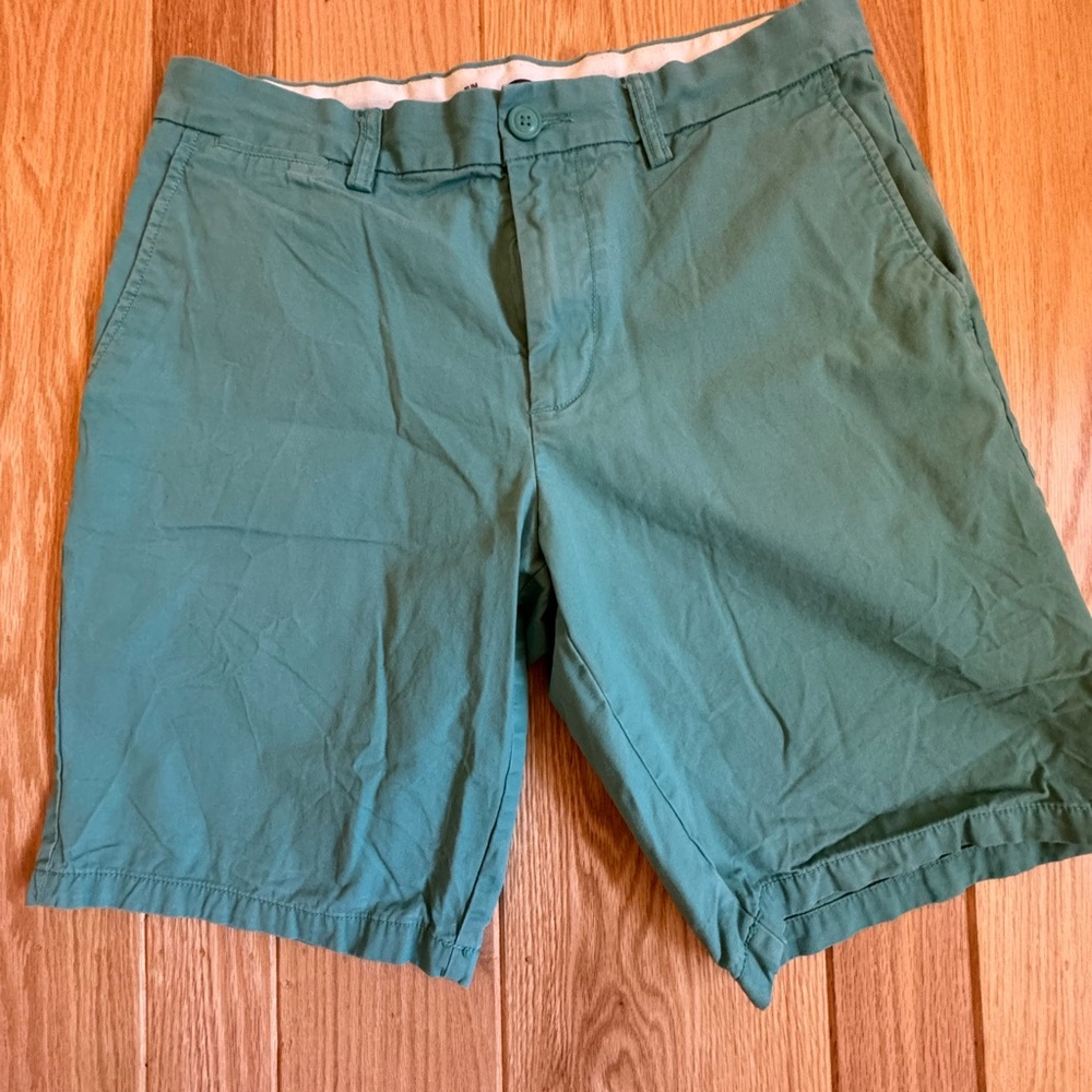 Old Navy Flat Front Slim Cotton Shorts in Turquoise size 32